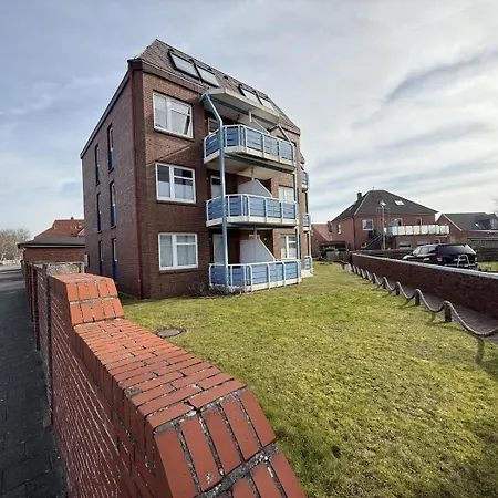 Strandhus 1 *